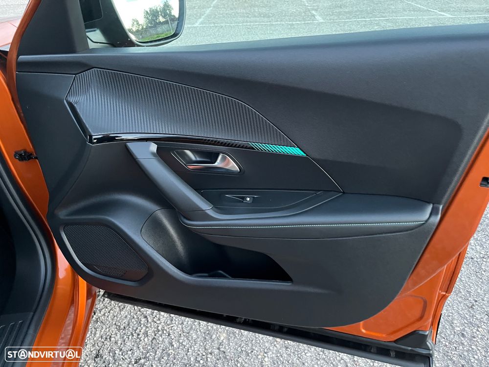 Peugeot 2008 PureTech 130 Allure - 25