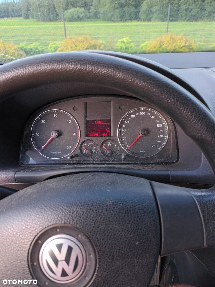Volkswagen Touran 1.9 TDI Conceptline - 5