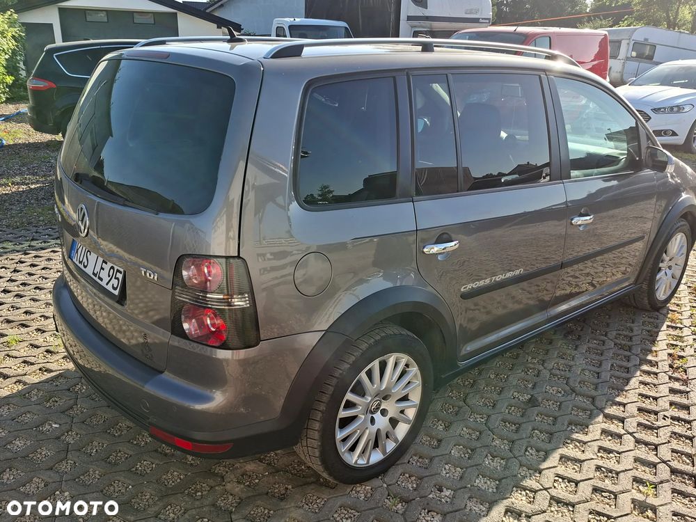 Volkswagen Touran 1.9 TDI DPF Blue Motion Conceptline - 17