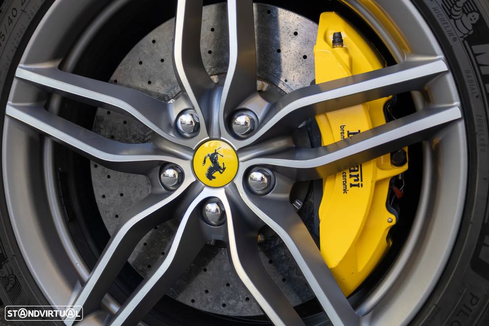Ferrari FF 6.3 V12 - 5
