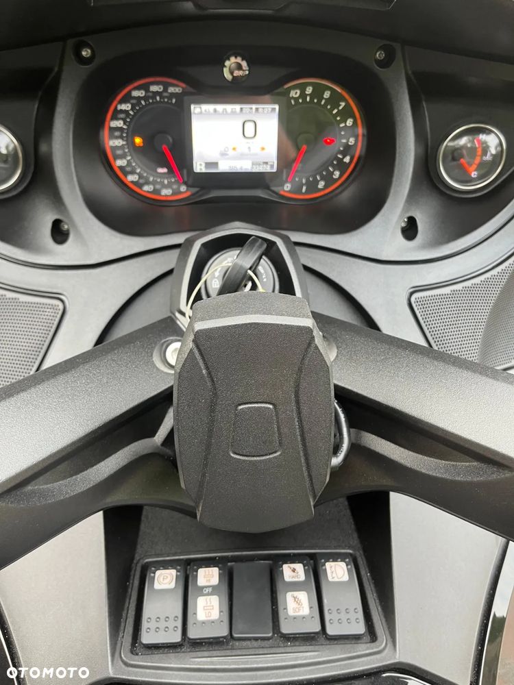 Can-Am Spyder - 5