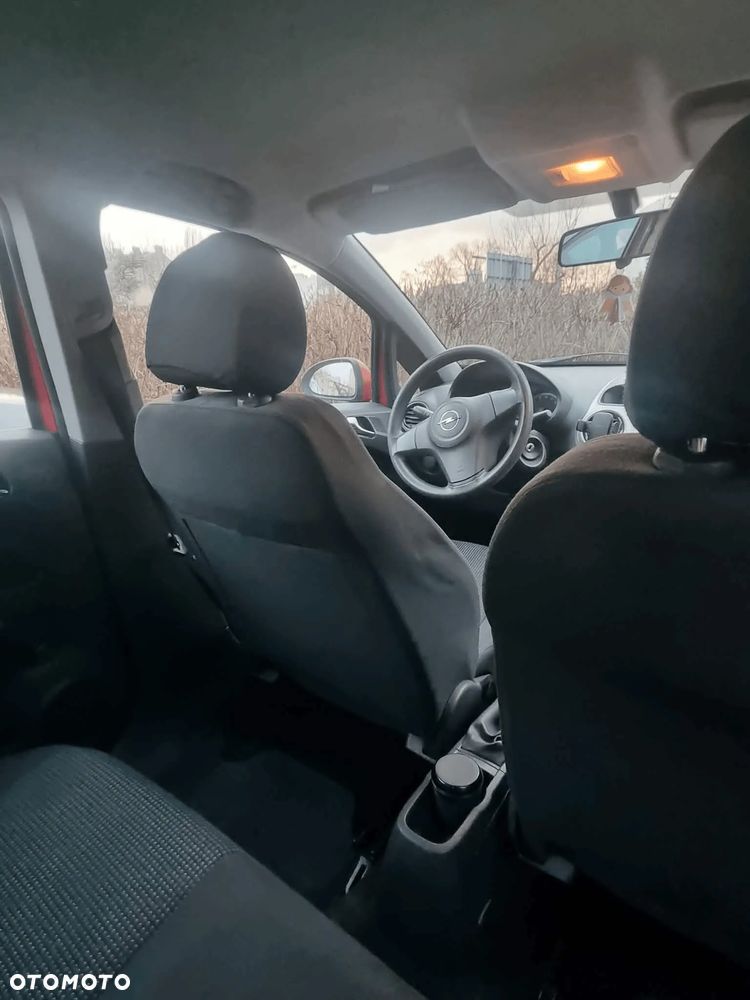 Opel Corsa 1.2 16V Essentia - 13