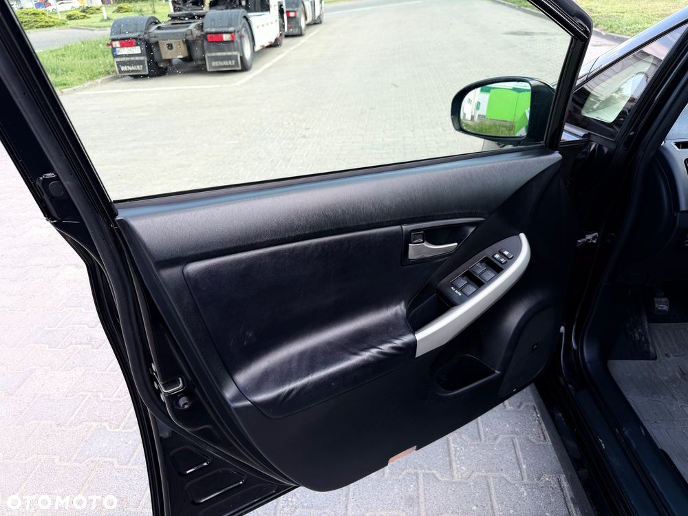 Toyota Prius 1.8 HSD Prestige - 10