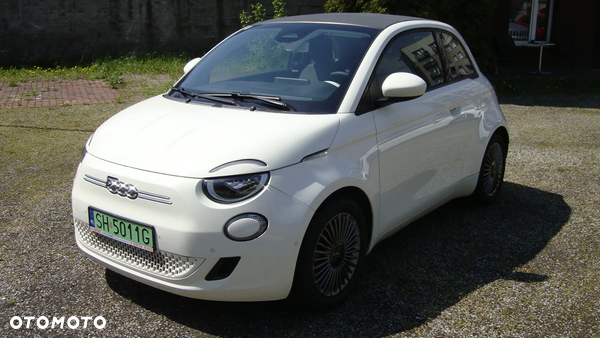 Fiat 500e La Prima