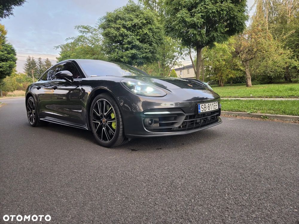 Porsche Panamera - 1