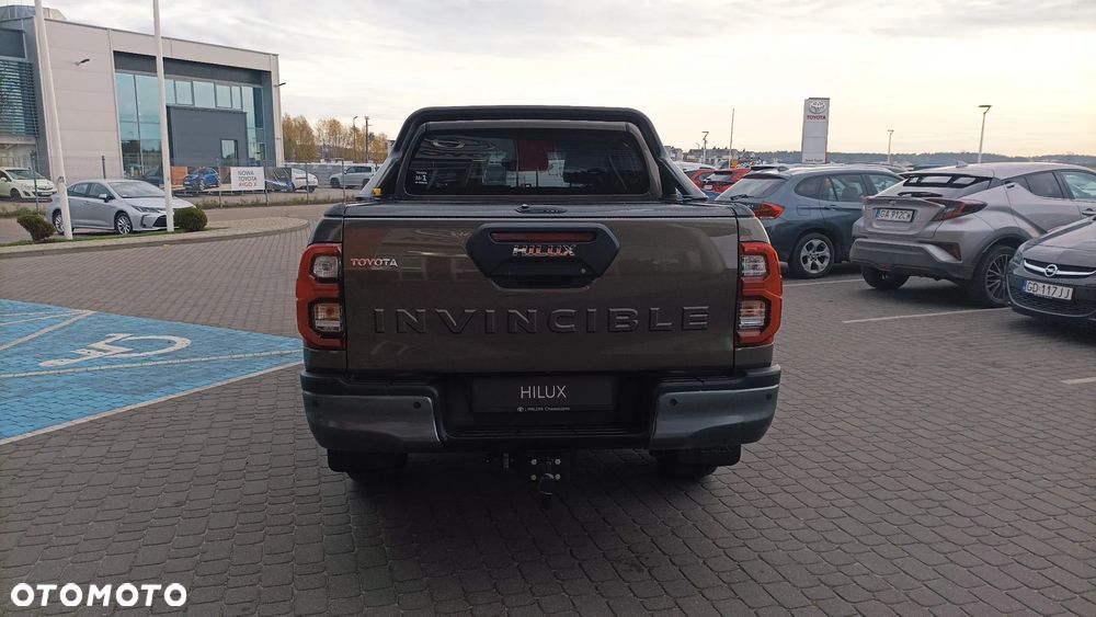 Toyota Hilux 2.8 D-4D mHEV Double Cab Invincible 4x4 - 7