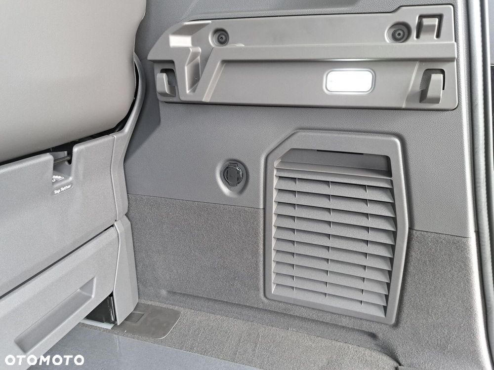 Volkswagen Multivan - 20