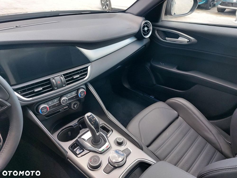 Alfa Romeo Giulia 2.2 D Turbo Sprint Q2 - 18