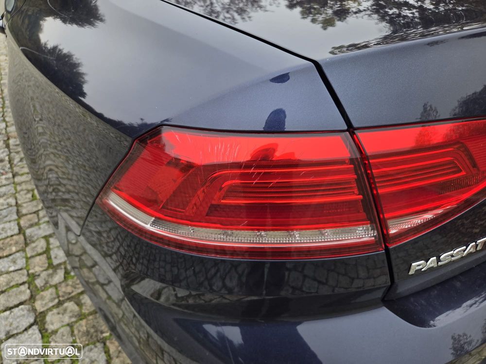 VW Passat 1.6 TDI BlueMotion - 27