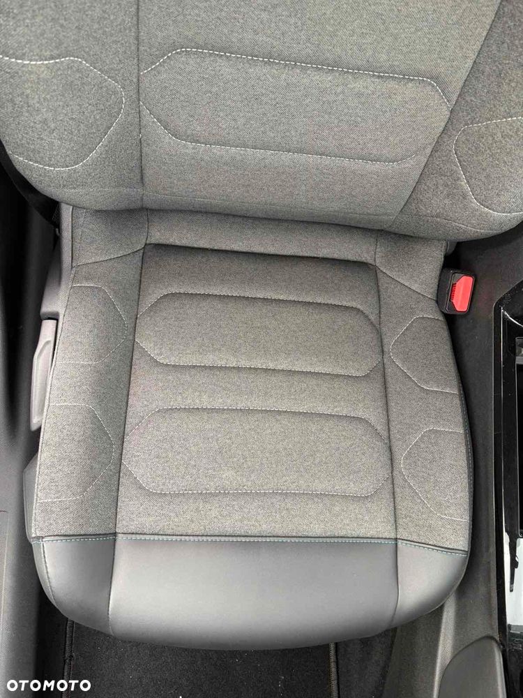 Citroën C4 BlueHDi 130 Stop&Start EAT8 MAX - 24