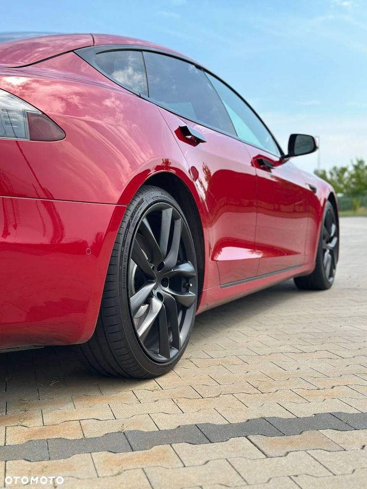 Tesla Model S - 14