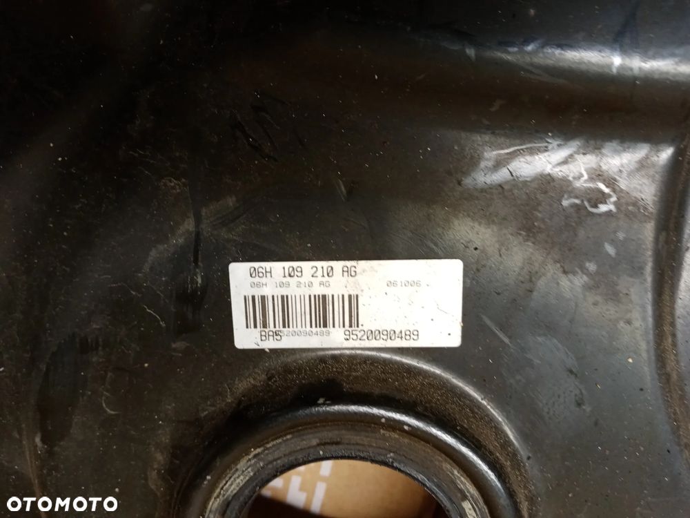 Osłona obudowa rozrządu Audi A4 B8 A5 2.0 TFSI 06H109210AG - 3