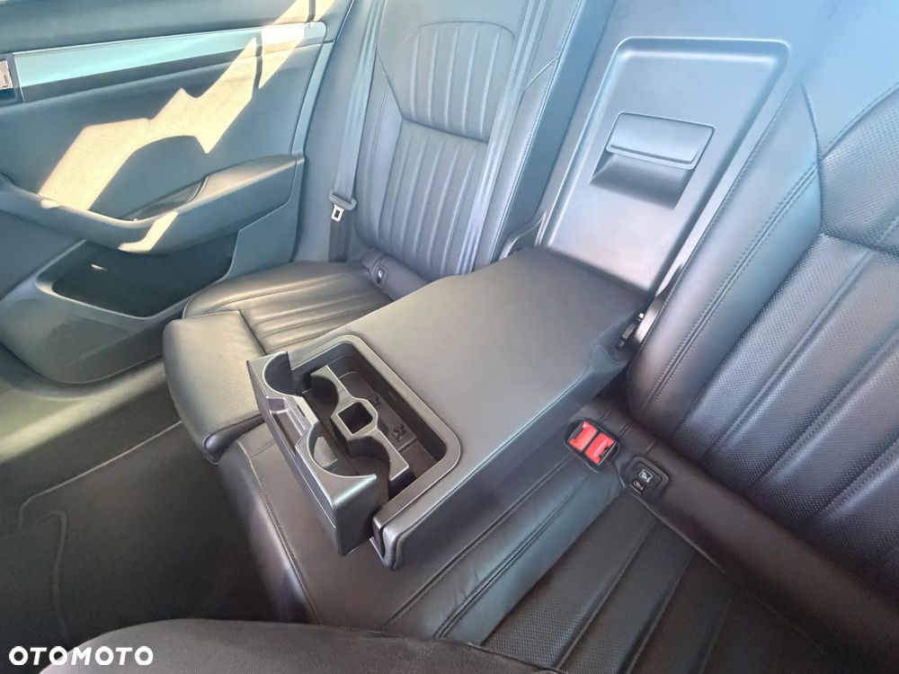 Skoda Superb 2.0 TDI L&K DSG - 12