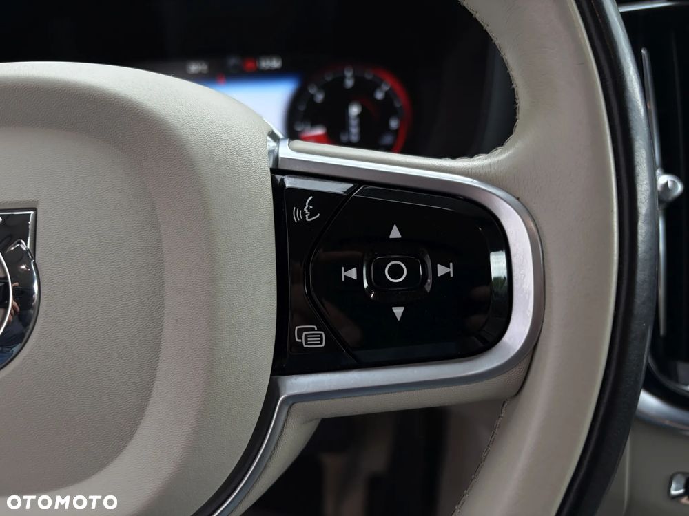 Volvo V60 D4 Inscription - 25