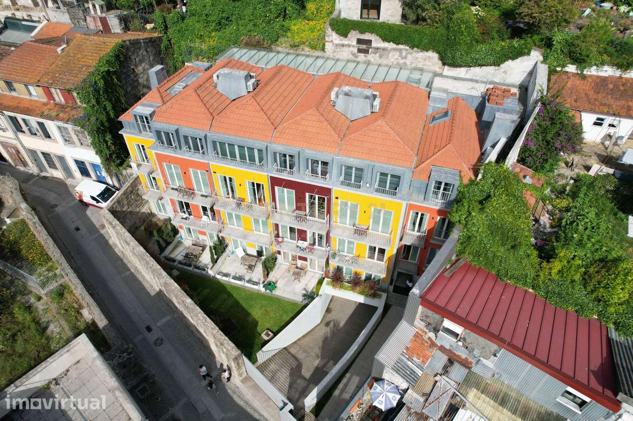 Apartamento T2 Duplex com varanda e lugar de garagem | Mobilado e equi - Grande imagem: 4/27