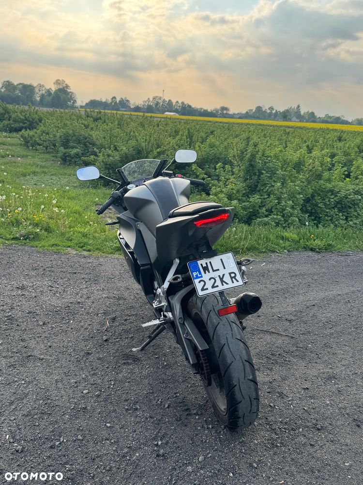 Yamaha YZF - 4