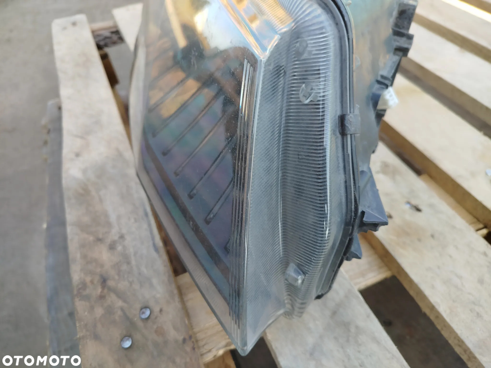 Skoda Octavia III lampa prawa prawy przód Xenon reflektor - 5