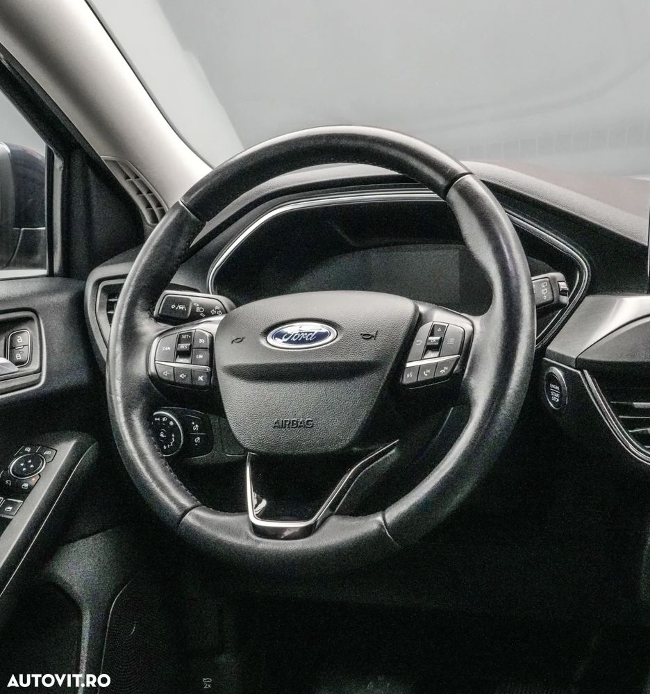 Ford Focus 1.0 EcoBoost Titanium Business - 17