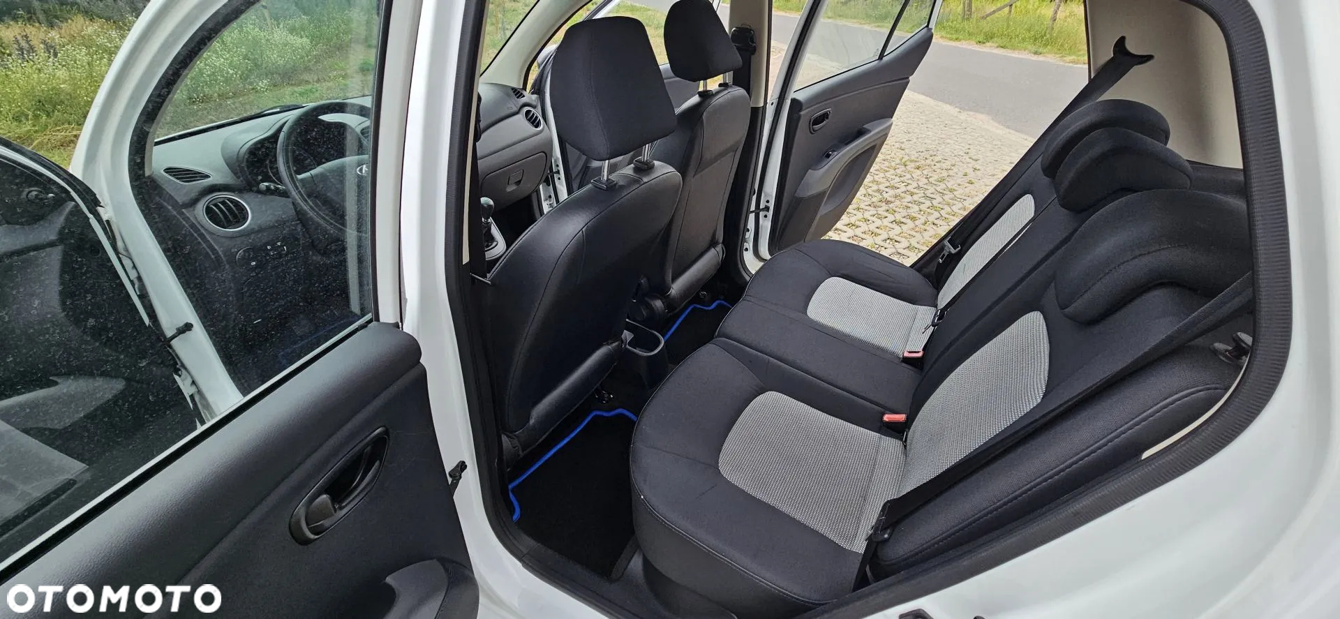 Hyundai i10 1.1 Edition Plus - 11