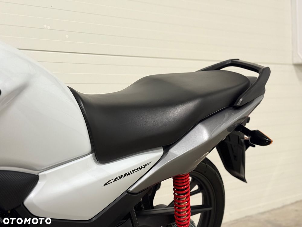 Honda CB - 32