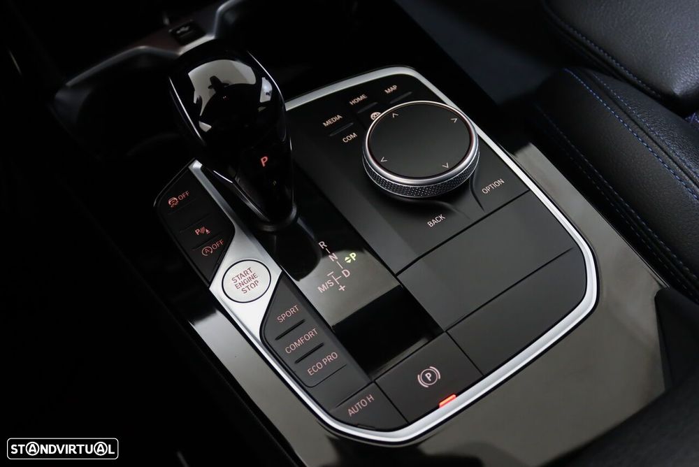 BMW 116 d Pack Desportivo M Auto - 31