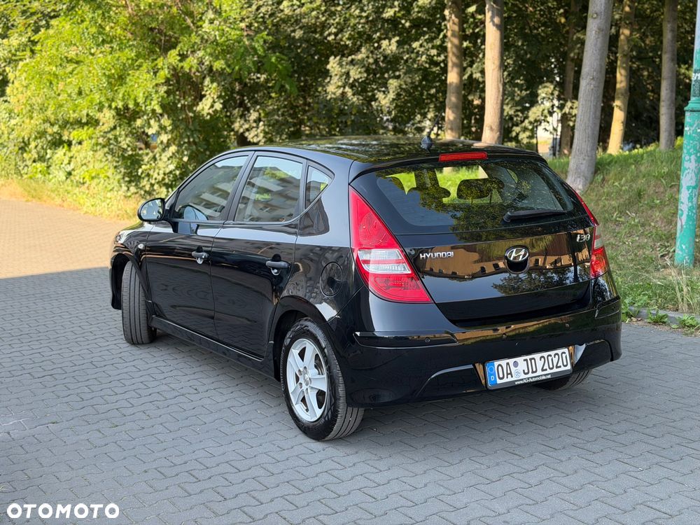 Hyundai i30 i30cw 1.4 UEFA EURO 2012 Edition - 16