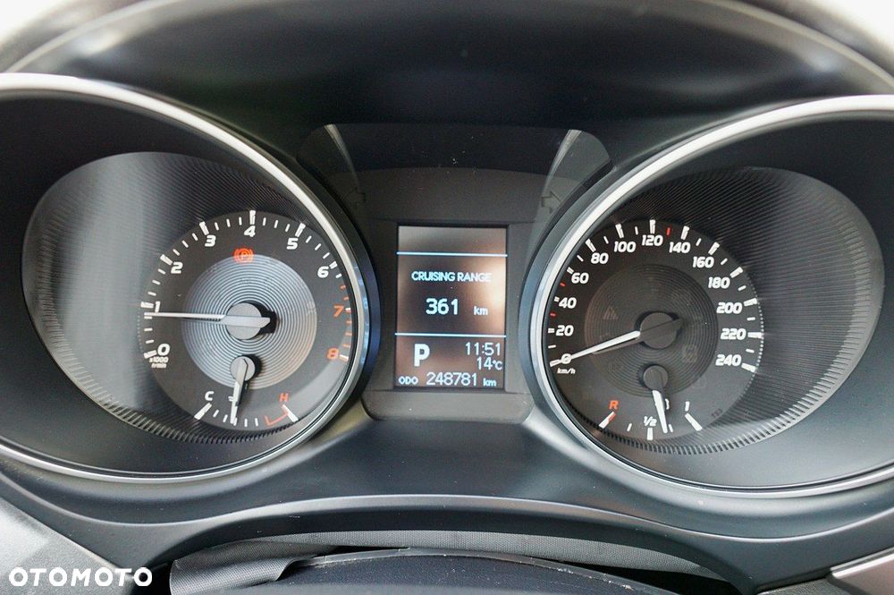 Toyota Avensis 1.8 Active MS - 25