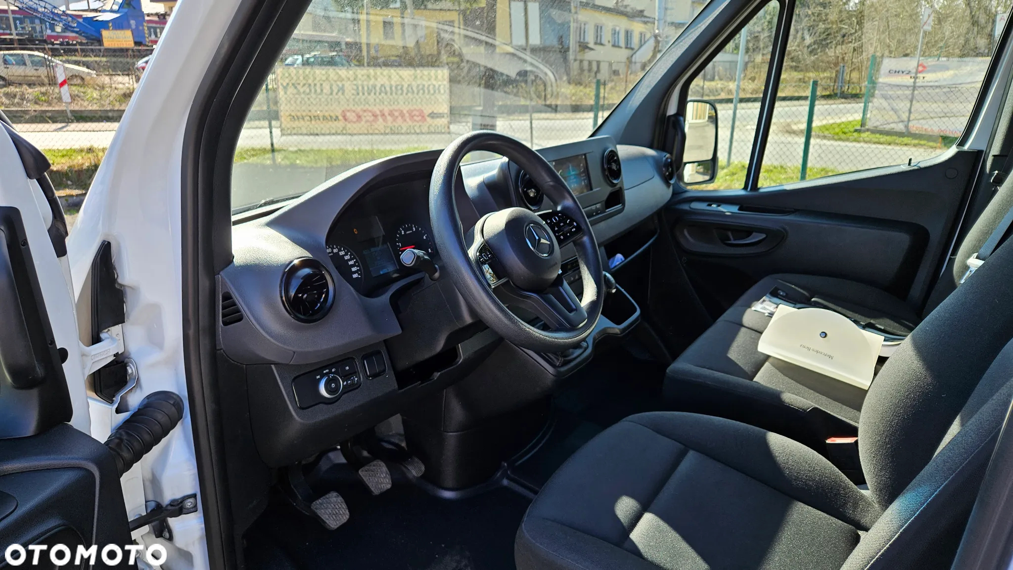Mercedes-Benz Sprinter 4x4 rok 2020 przebieg 73800km silnik 3.0 moc 190ps klimatronik - 2