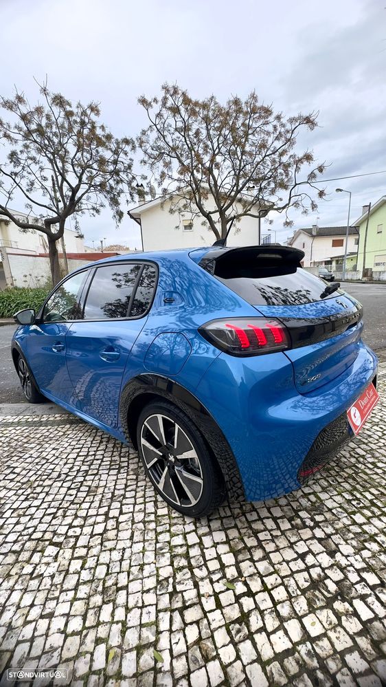 Peugeot e-208 GT - 8