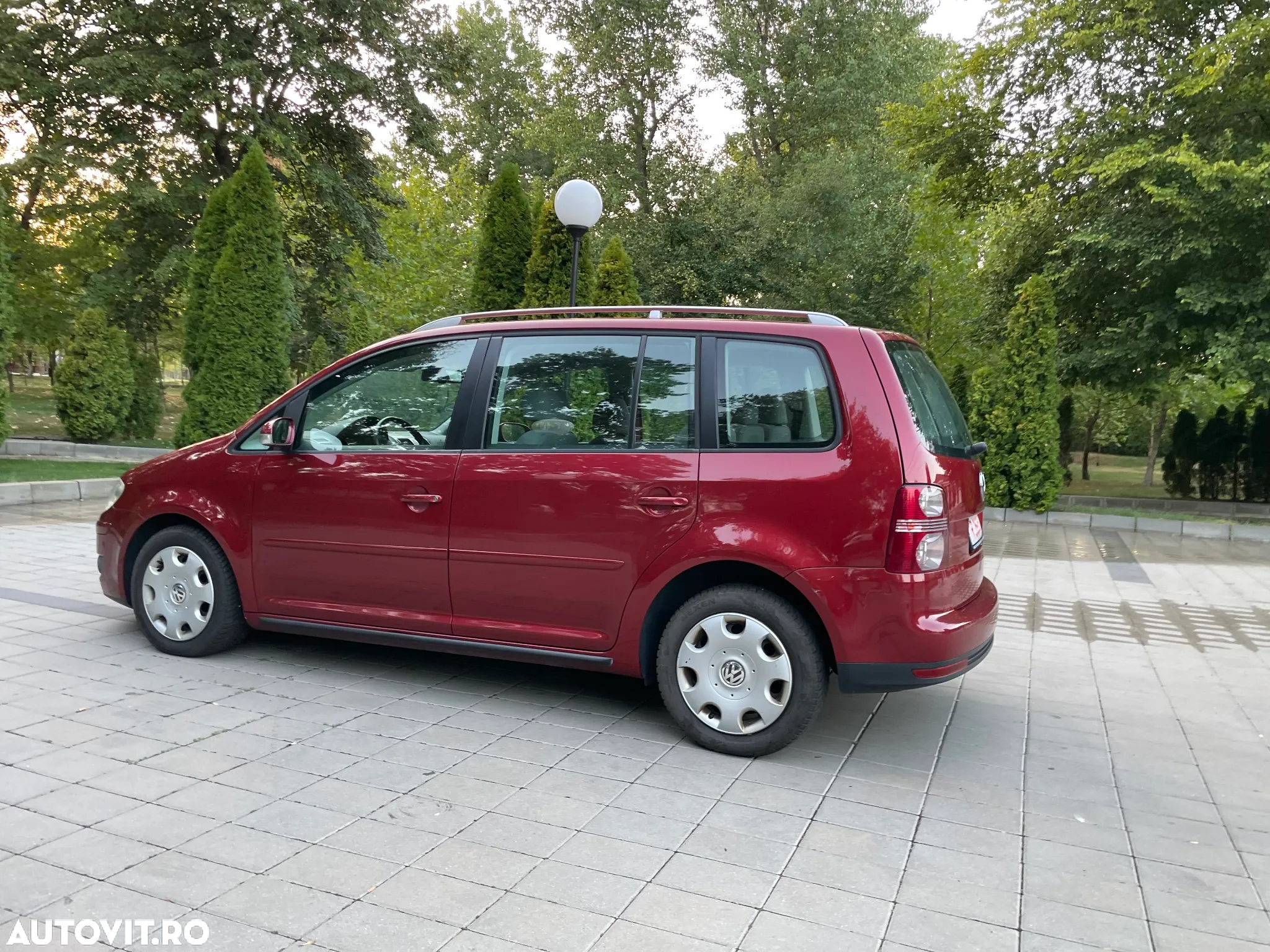 Volkswagen Touran 1.4 TSI Trendline - 6