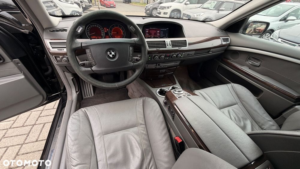 BMW Seria 7 740i - 6