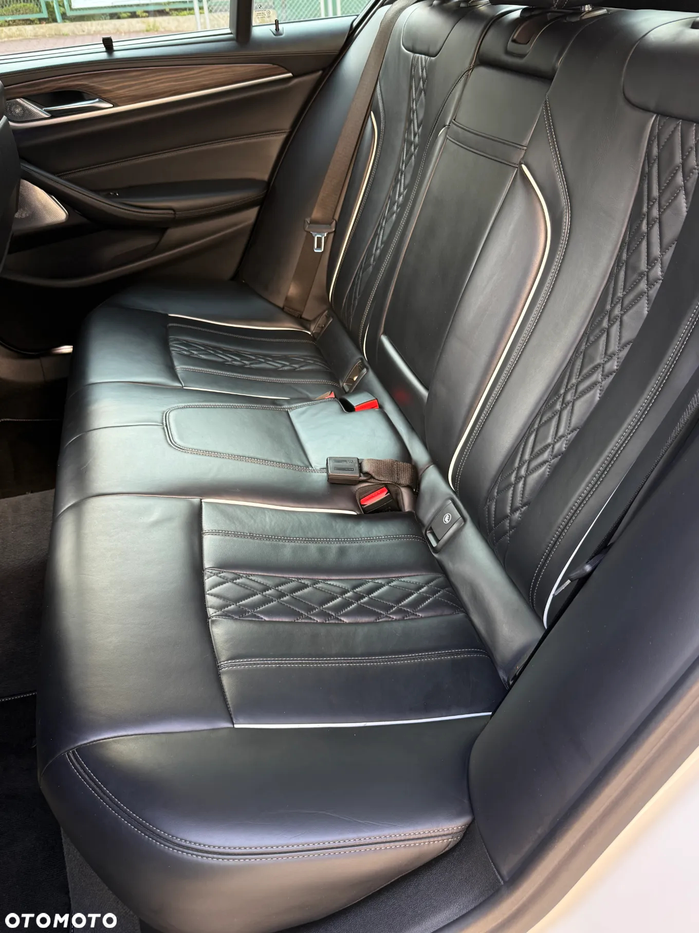 BMW Seria 5 M550i xDrive sport - 10