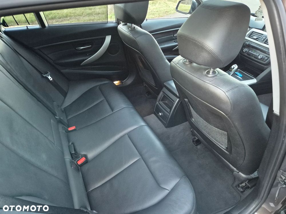 BMW Seria 3 320d Efficient Dynamics Edition - 13