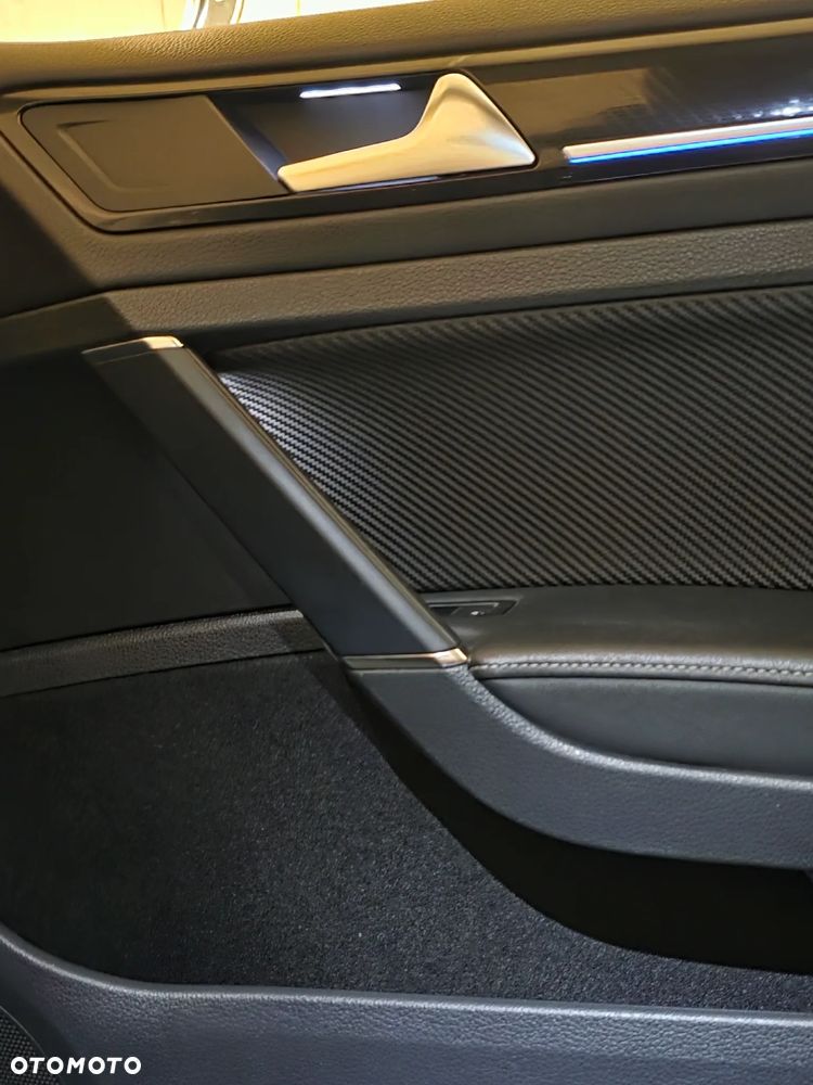 Volkswagen Golf - 11