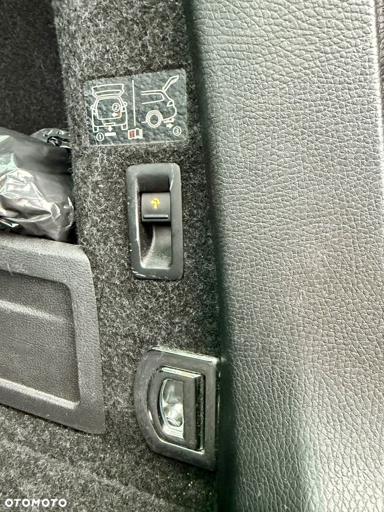 Volkswagen Passat 2.0 TDI DPF DSG 4Motion R-Line Edition Plus - 24