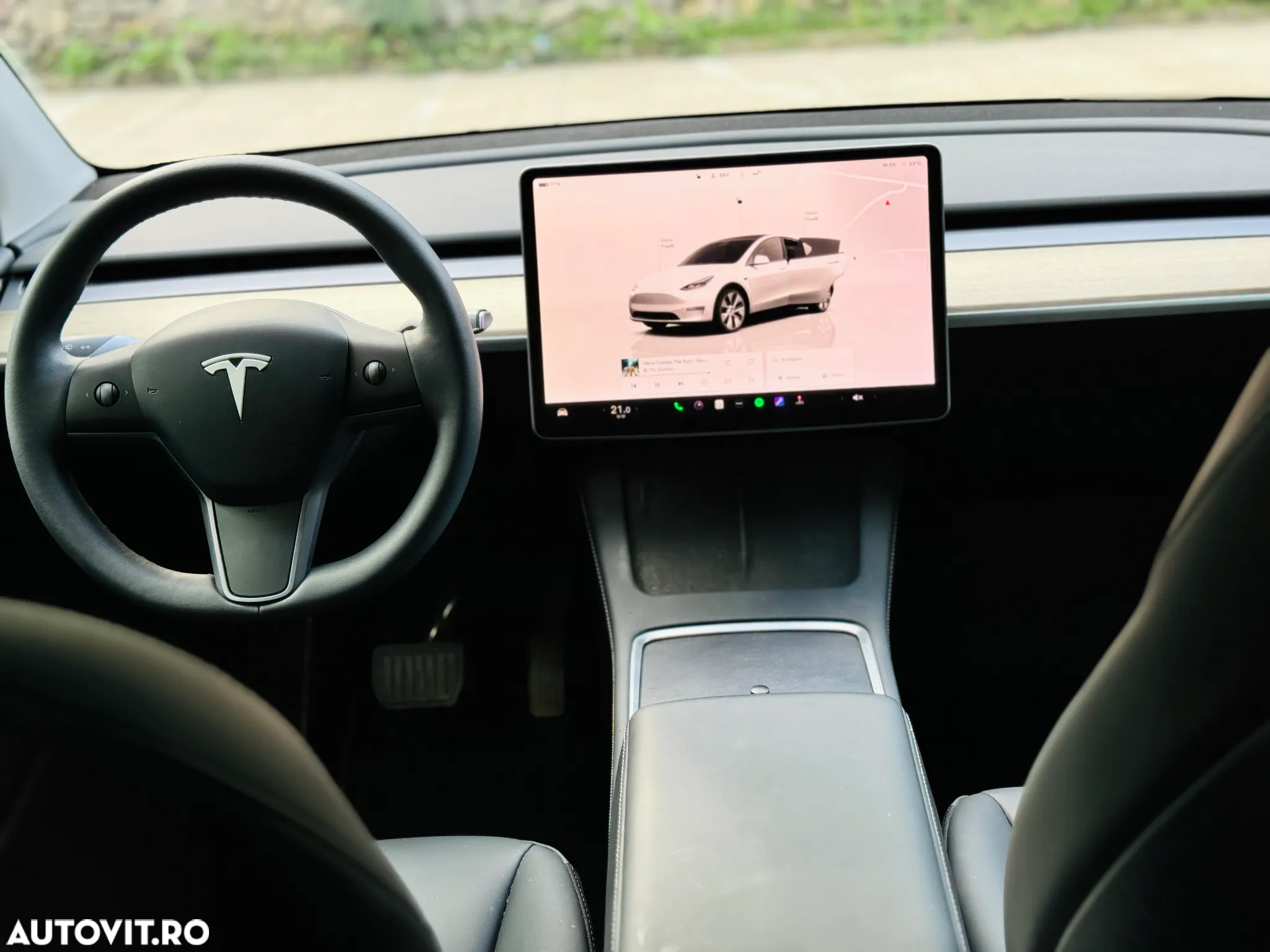Tesla Model Y - 13