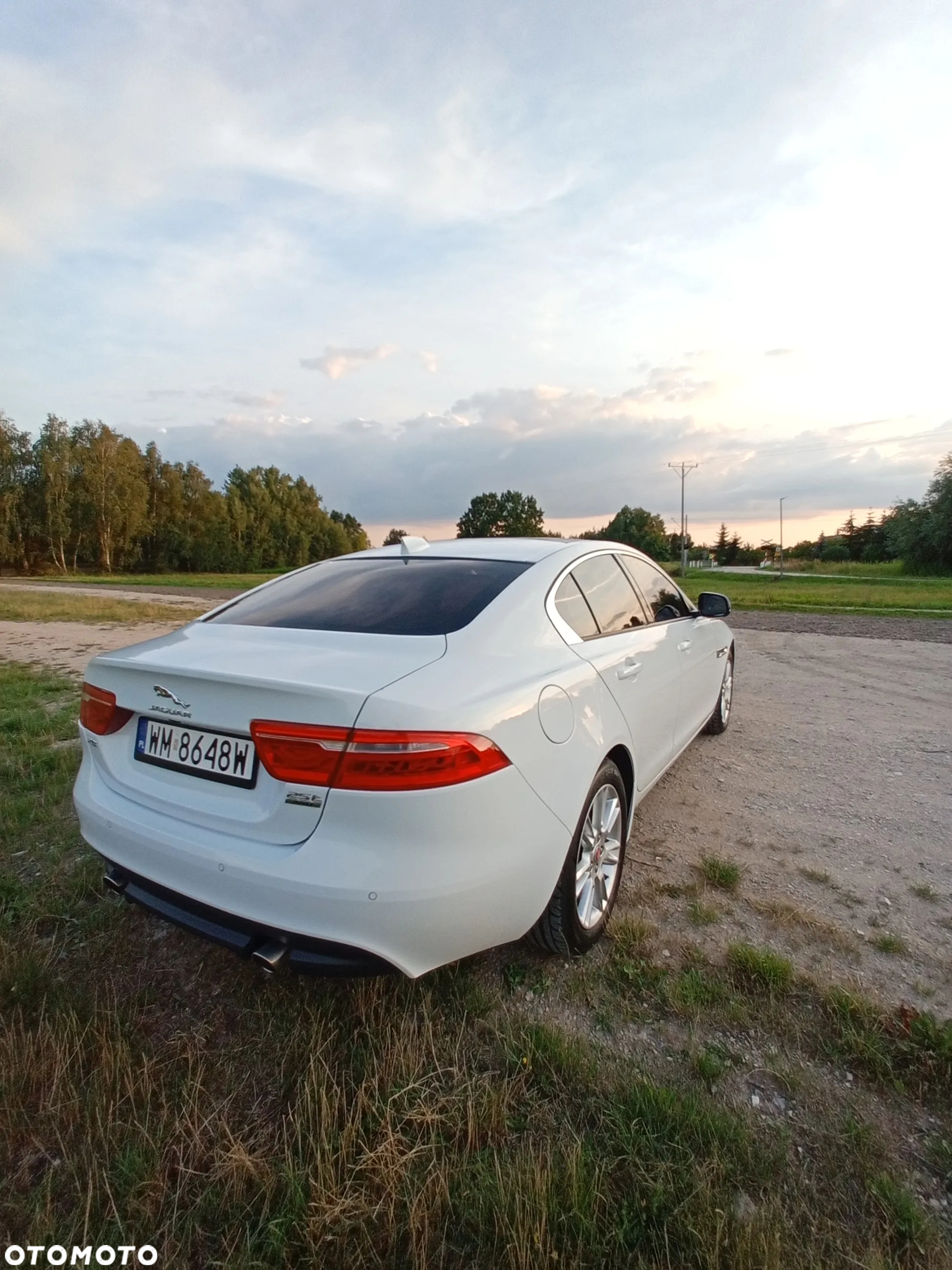 Jaguar XE 25t AWD Prestige - 3
