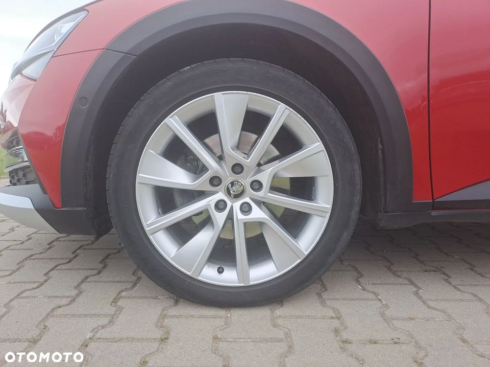 Skoda Superb 2.0 TDI SCR 4x4 Scout DSG - 14