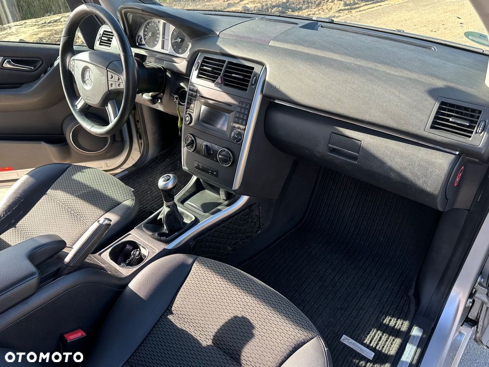 Mercedes-Benz Klasa B 160 BlueEFFICIENCY SPORT EDITION - 13