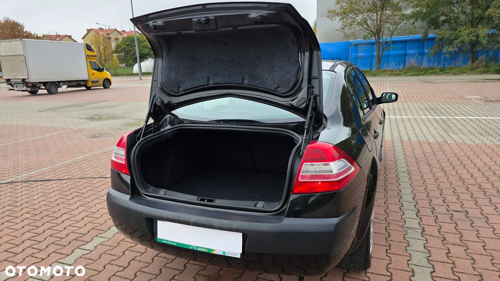 Renault Megane 1.6 Privilege - 25