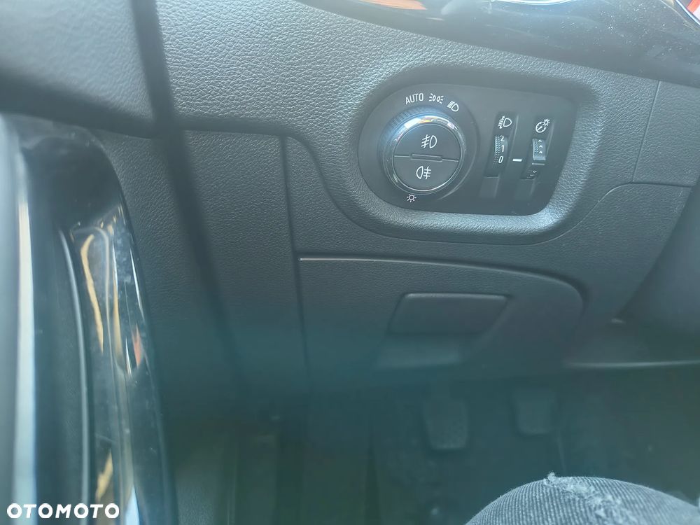 Opel Astra 1.4 T Dynamic - 27