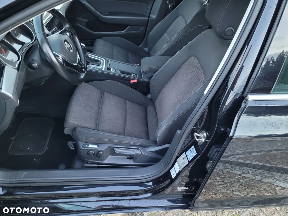 Volkswagen Passat 2.0 TDI SCR DSG Comfortline - 7