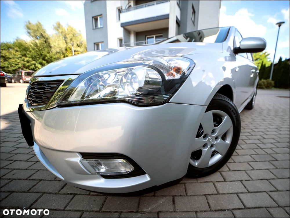 Kia Ceed - 14
