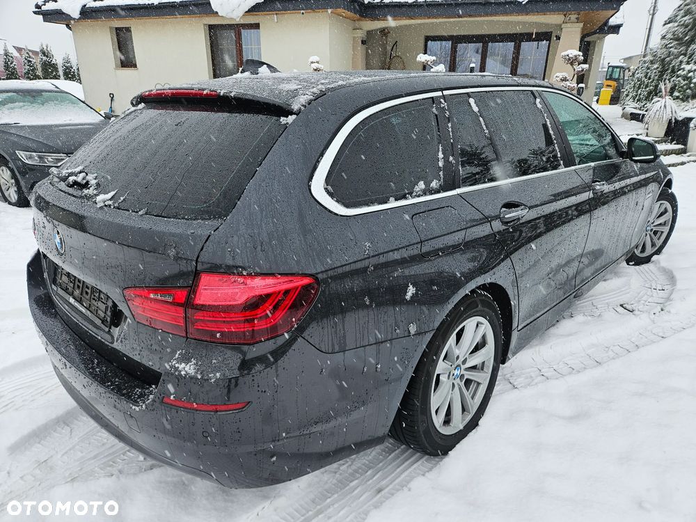 BMW Seria 5 520d xDrive - 14