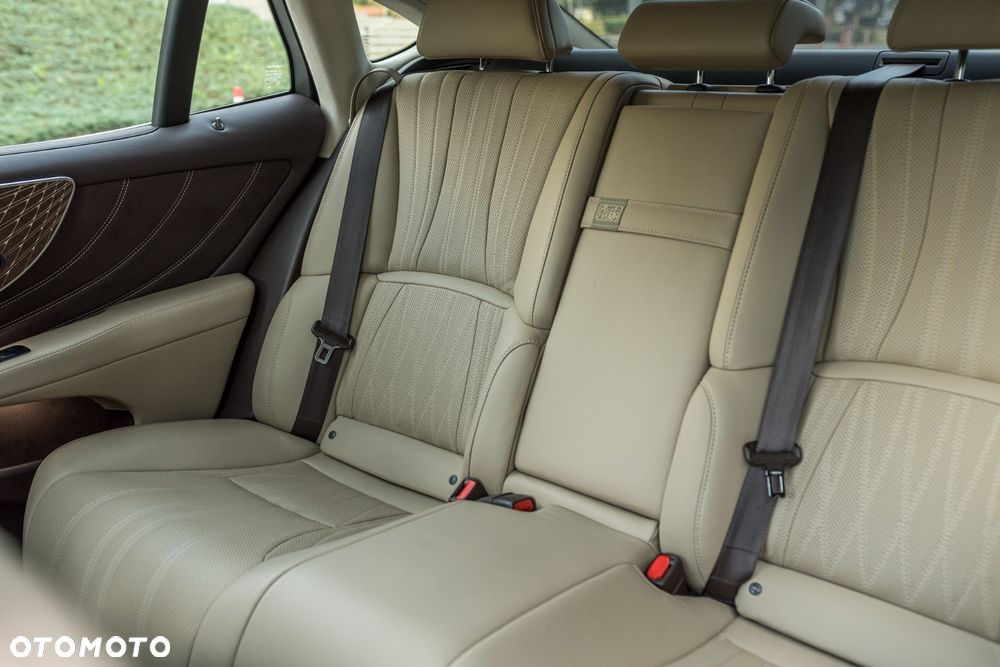 Lexus LS - 27