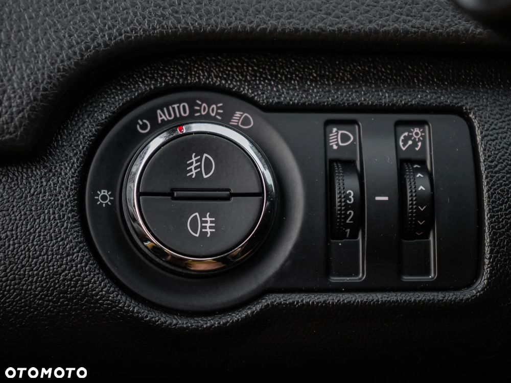 Opel Insignia 2.0 CDTI ecoFLEX Business Cosmo - 25