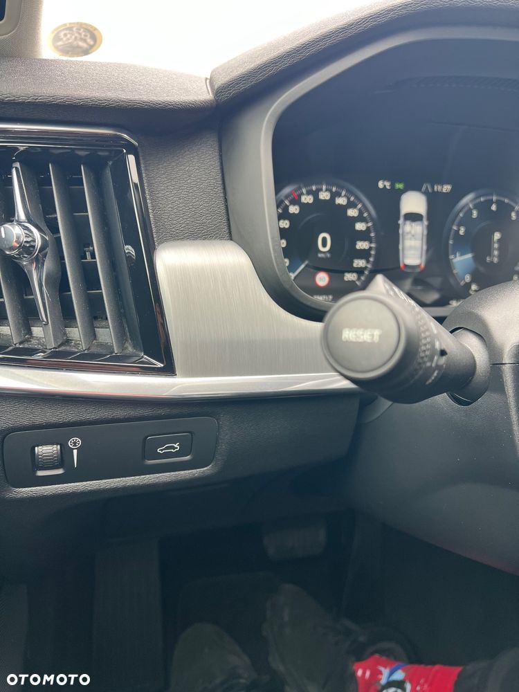 Volvo V90 T4 Geartronic Momentum Pro - 22