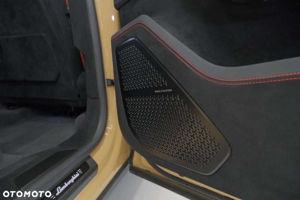 Lamborghini Urus - 35