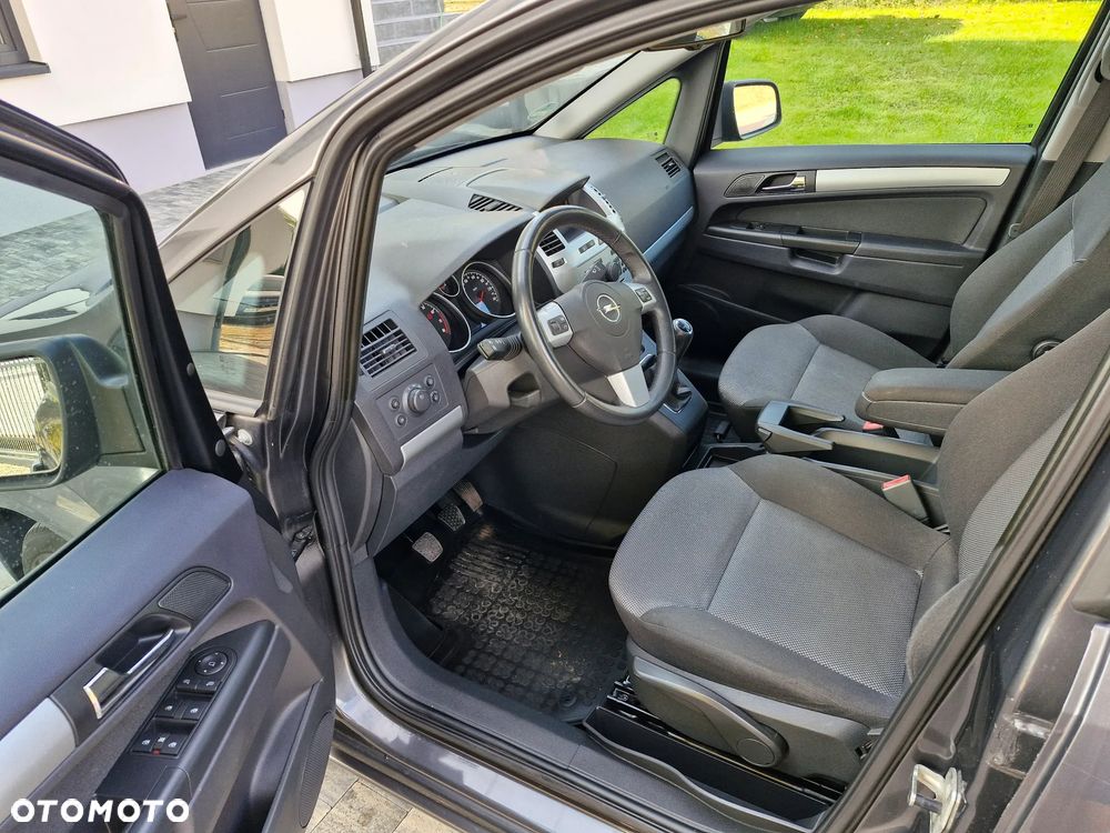 Opel Zafira - 11