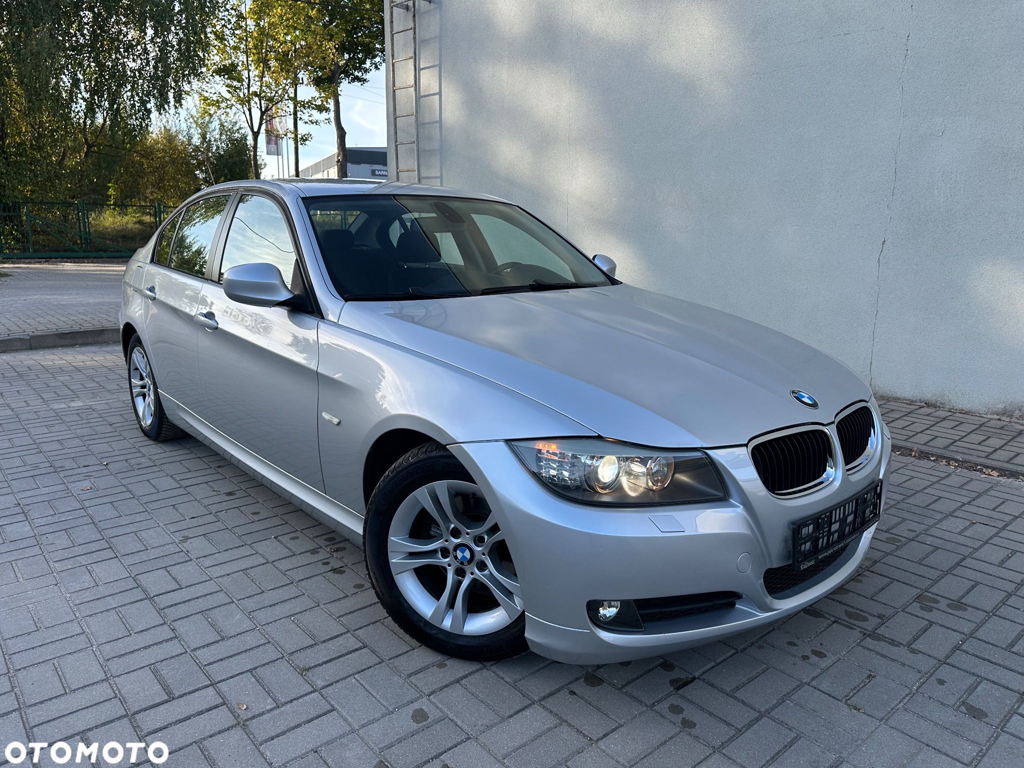 BMW Seria 3 318i - 1
